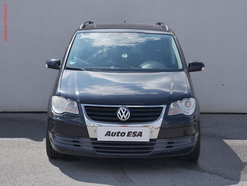 Volkswagen Touran (2008) 1.4 TSi, Xenon, AC - fotka 2 z 21