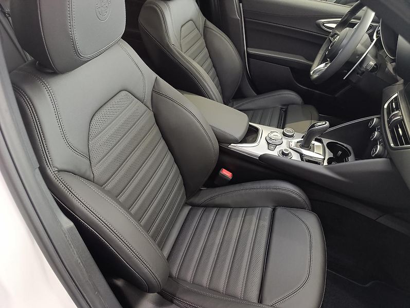 Alfa Romeo Giulia (2026) Veloce 2,2 JTDm 210k Q4 - fotka 20 z 20