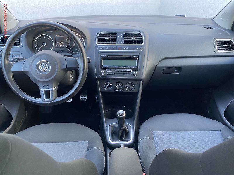 Volkswagen Polo (2011) 1.4 MPi, Style, tempo, park - fotka 8 z 15