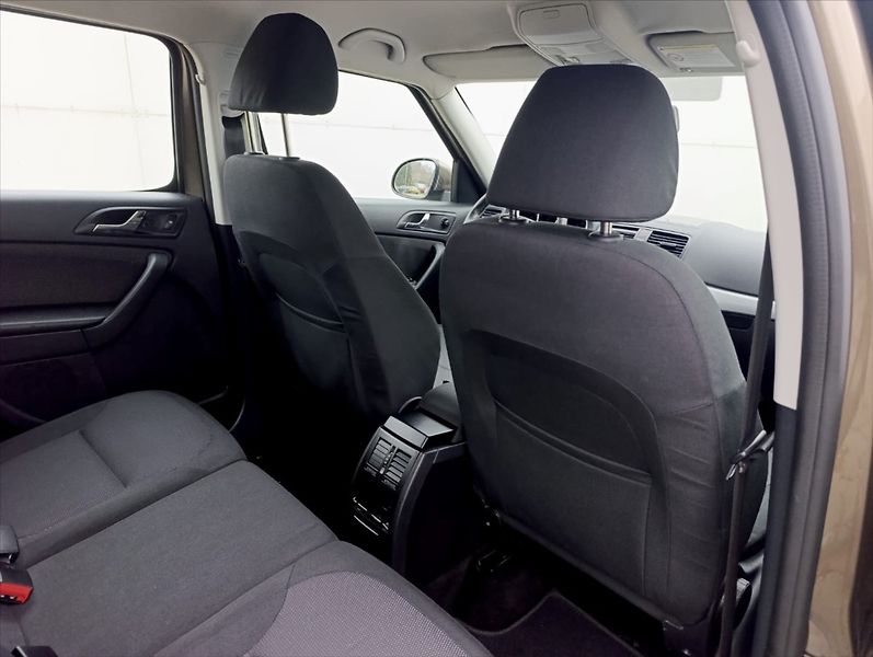 Škoda Yeti 1,6 TDi Navi Klima Tempomat - fotka 22 z 34