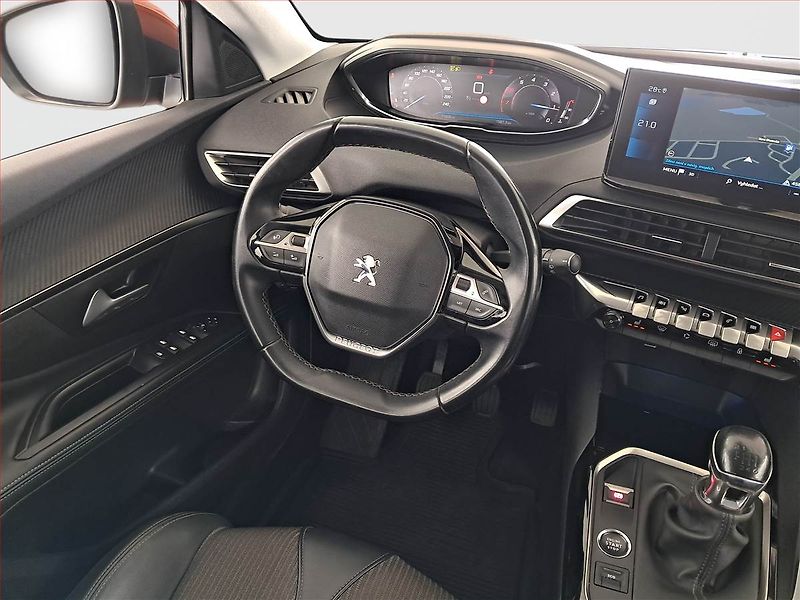 Peugeot 5008 (2021) PureTech 130 - fotka 7 z 22