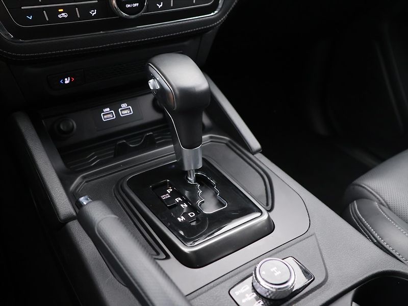 SsangYong Musso 2,2 e-XDI 148kW Premium 4WD TZ - fotka 20 z 29