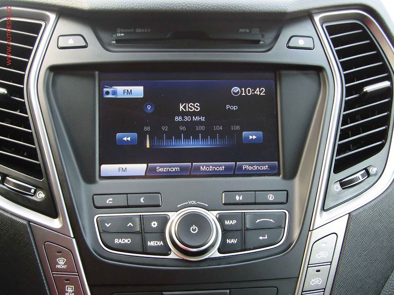Hyundai Santa Fe (2015) 2.2 CRDi 4x4, 7míst, ČR, AT - fotka 21 z 25