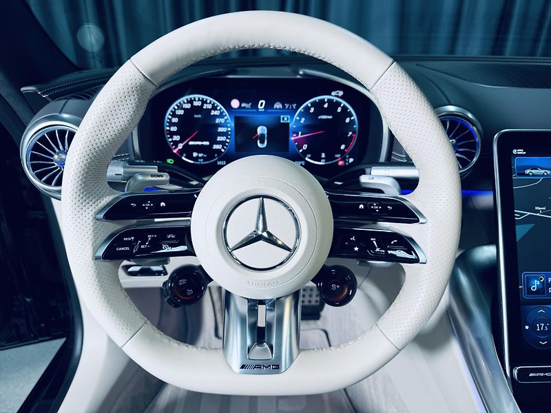 Mercedes-Benz SL (2022) 63*4M+*DYNAMIC-PLUS*ZÁRUK*LIFT - fotka 24 z 42