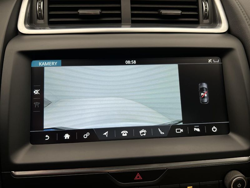 Jaguar E-Pace P250 AWD AUT - fotka 31 z 44