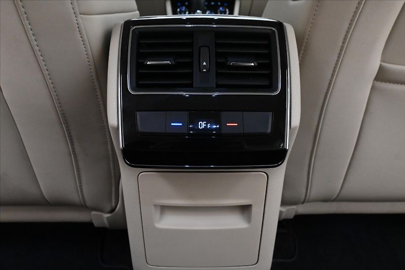 Škoda Superb 2,0 TDI 110kW DSG Style Záruka - fotka 22 z 33