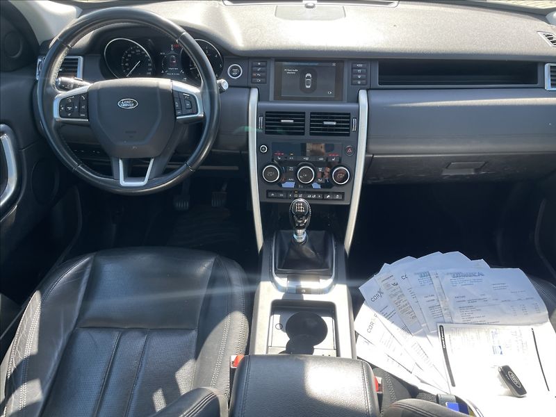 Land Rover Discovery Sport 2,0 TD4 132kw AWD Pano 7mist T - fotka 12 z 35