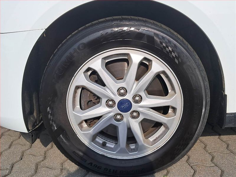 Ford Tourneo Connect (2022) Maxi Trend 1.5 EcoBlue, 5Míst - fotka 13 z 16