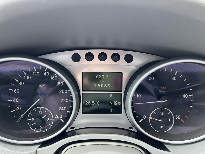 Mercedes-Benz Třídy M ML 320CDi AMG PAKET AUTOMAT - fotka 17 z 47