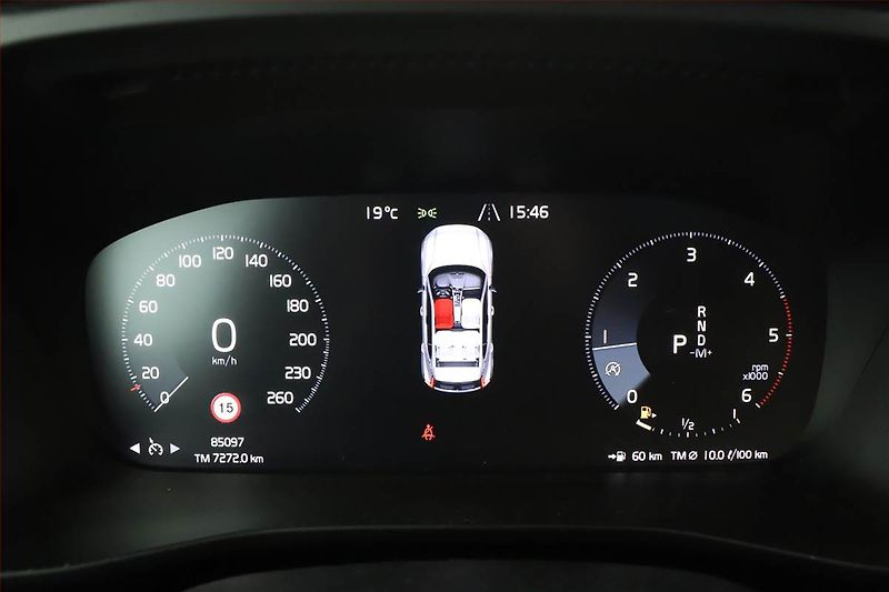 Volvo XC40 (2018) D4 AWD - fotka 8 z 20