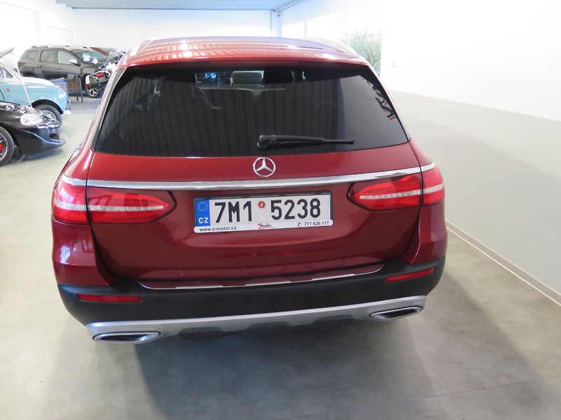 Mercedes-Benz Třídy E (2017) 220d,4M,All-Terrain,tažné, DPH - fotka 3 z 33