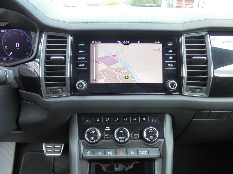 Škoda Kodiaq (2023) 2.0 TDI NAVI 4x4 DSG L&K ČR - fotka 12 z 14