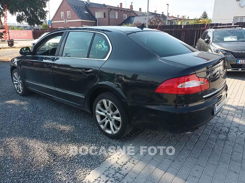Škoda Superb (2012) 2.0TDi, 2.maj,ČR, servis - fotka 2 z 3