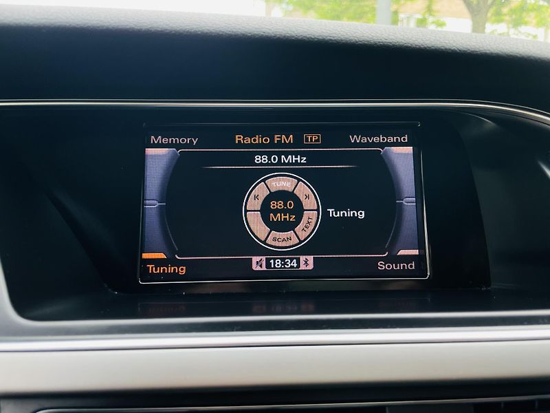 Audi A4 3.0TDI QUATTRO VÝHŘEV SERVISKA - fotka 35 z 41
