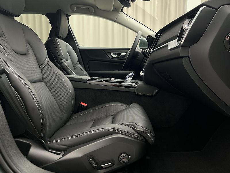 Volvo V60 T8 AWD BRIGHT PLUS AUT CZ  - fotka 19 z 48