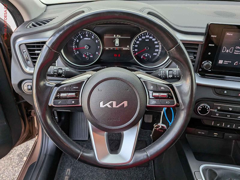 Kia Ceed (2022) 1.5T-GDi, 1.maj,ČR, AC - fotka 13 z 14
