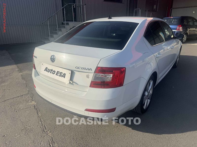 Škoda Octavia (2015) 2.0 TDi, ČR - fotka 2 z 3