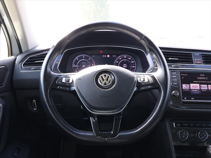 Volkswagen Tiguan 2,0 TDI 110kW DSG 4M Highline - fotka 19 z 37