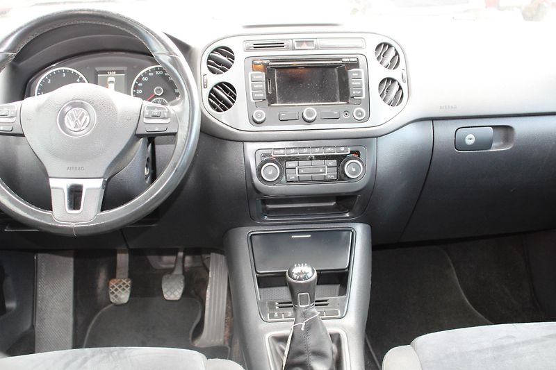 Volkswagen Tiguan (2012) REZERVACE - fotka 15 z 23