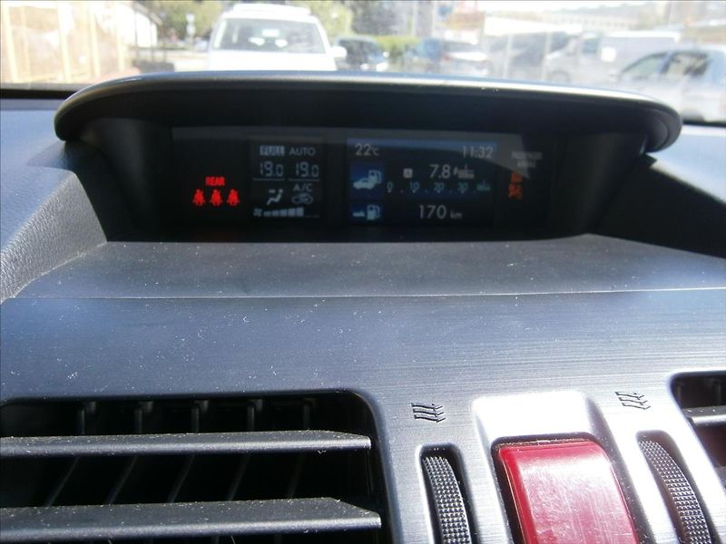 Subaru XV 2,0 D  AWD KLIMA 108 KW - fotka 15 z 16