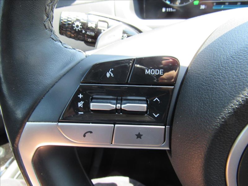 Hyundai Tucson 1,6 T GDI Mild Hybrid AWD AUT - fotka 22 z 37