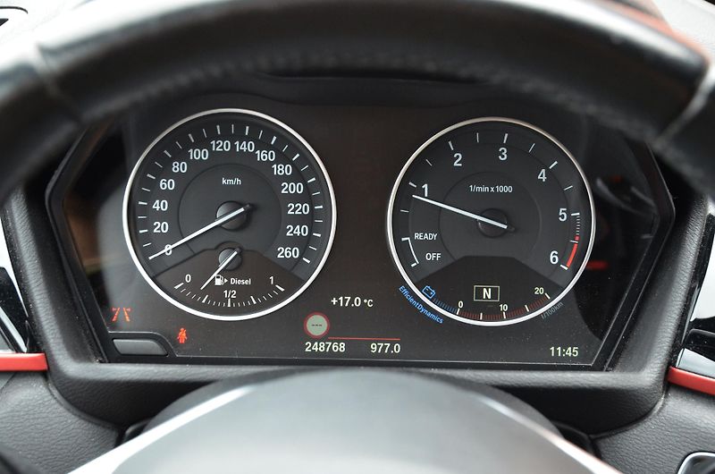 BMW X1 (2015) sDrive 18d 110kW SPORT / LED - fotka 26 z 39