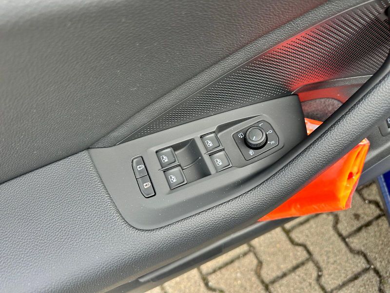 Škoda Superb (2024) 2.0 TDI 142kW 4x4 L&K Combi DS - fotka 8 z 27