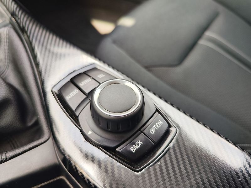 BMW Řada 1 118i Advantage ČR - fotka 21 z 28