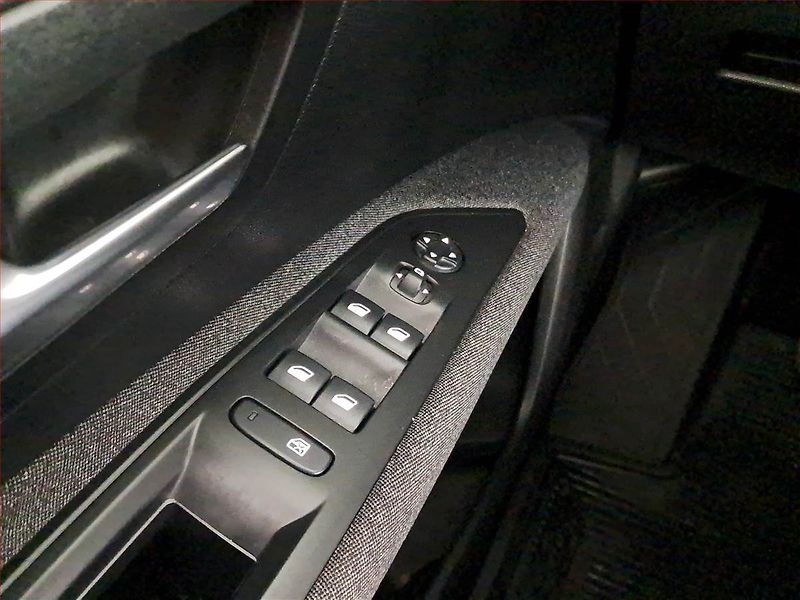 Peugeot 3008 (2020) 1.5 BlueHDi, Navi, Tempomat - fotka 18 z 19
