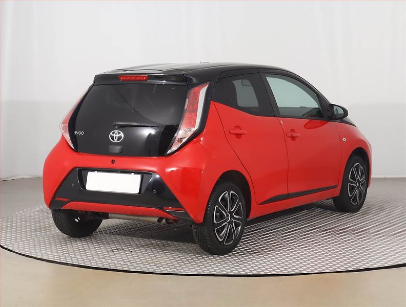 Toyota Aygo (2018) x-cite 1.0 VVT-i, Automat - fotka 5 z 18