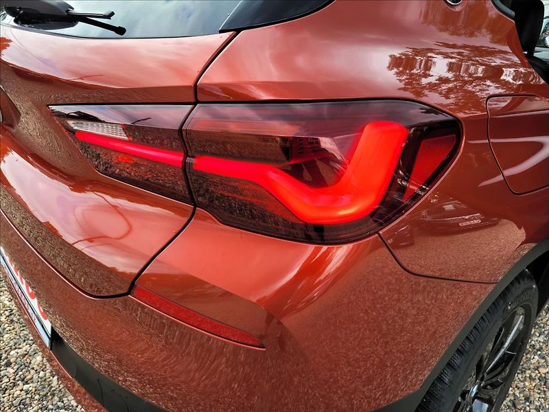 BMW X2 18i ,led,navi,kůže,výhřev - fotka 43 z 47