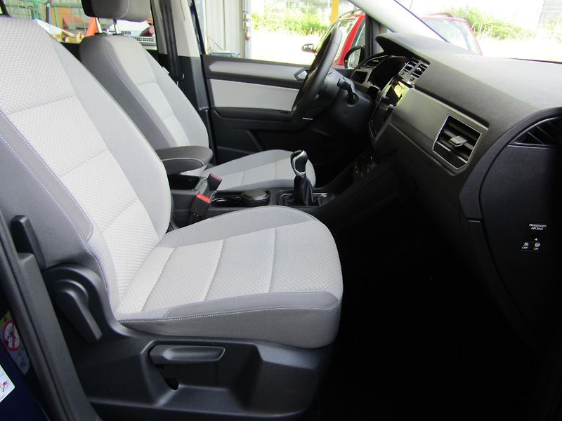 Volkswagen Touran (2024) Comfortline 1,5 TSI 110KW 7MÍS - fotka 21 z 30