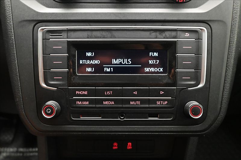Volkswagen Caddy 2,0 TDI 75 kW MAXI KLIMA Záruk - fotka 19 z 27