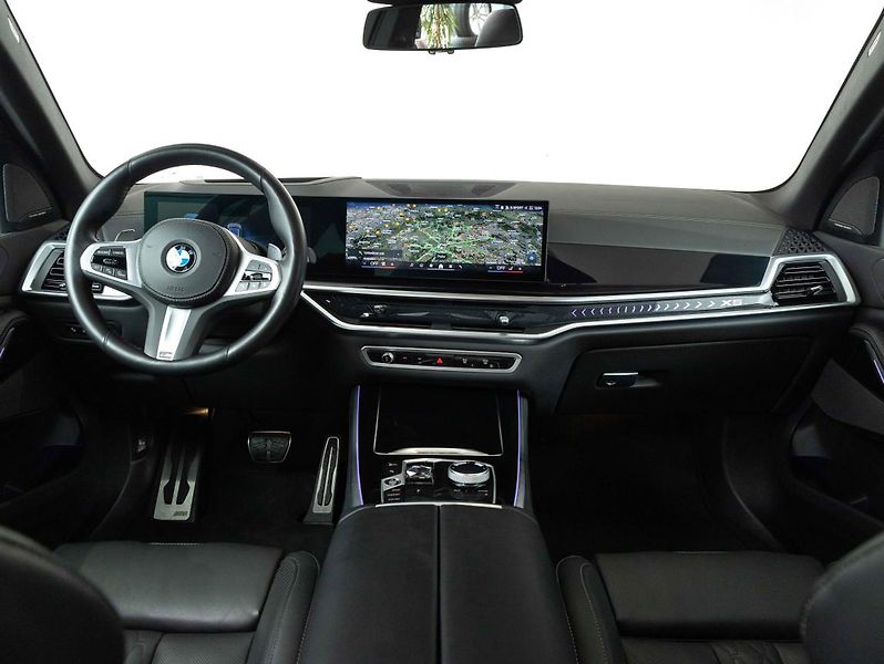 BMW X5 xDrive30d - fotka 12 z 24