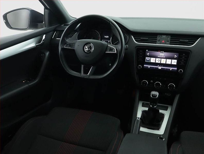 Škoda Octavia (2020) 1.5 TSI, Navi, Tempomat - fotka 7 z 15