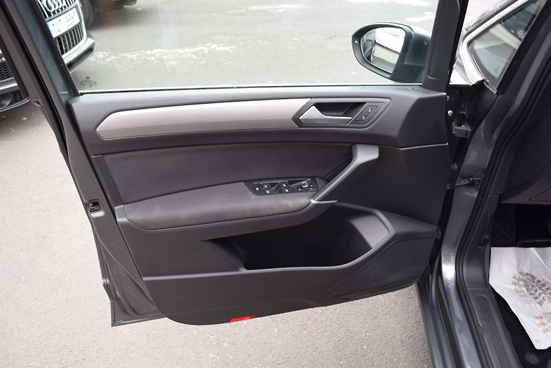 Volkswagen Touran (2017) 1.4TSI 110kw 7MÍST CLBMT APP  - fotka 20 z 46