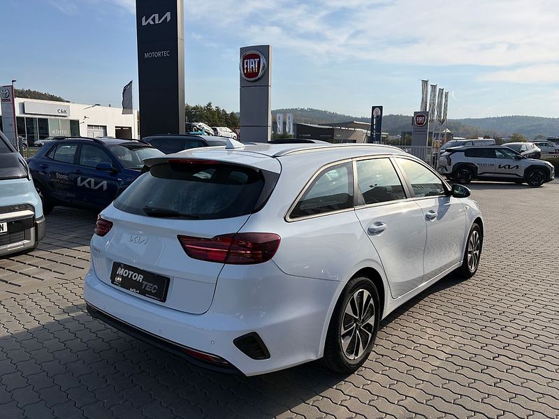 Kia Ceed 1.5 T-GDi SW 7DCT SPIN - fotka 3 z 10