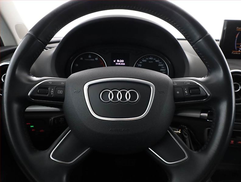 Audi A3 (2015) 1.8 TFSI, 4X4, Automat, Navi - fotka 8 z 18