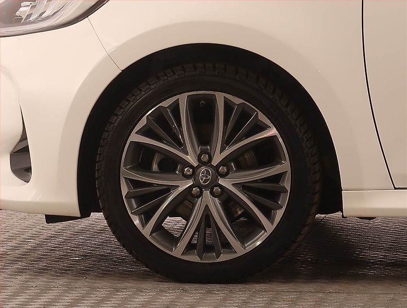 Toyota Yaris (2023) Executive 1.5 VVT-i, ČR,1.maj - fotka 15 z 19
