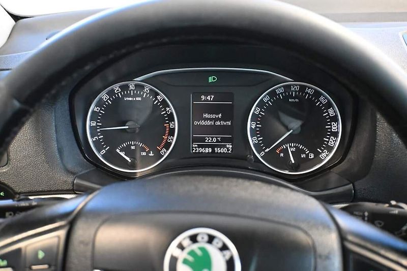 Škoda Octavia (2012) 1.6 ELEGANCE TDI - fotka 18 z 21