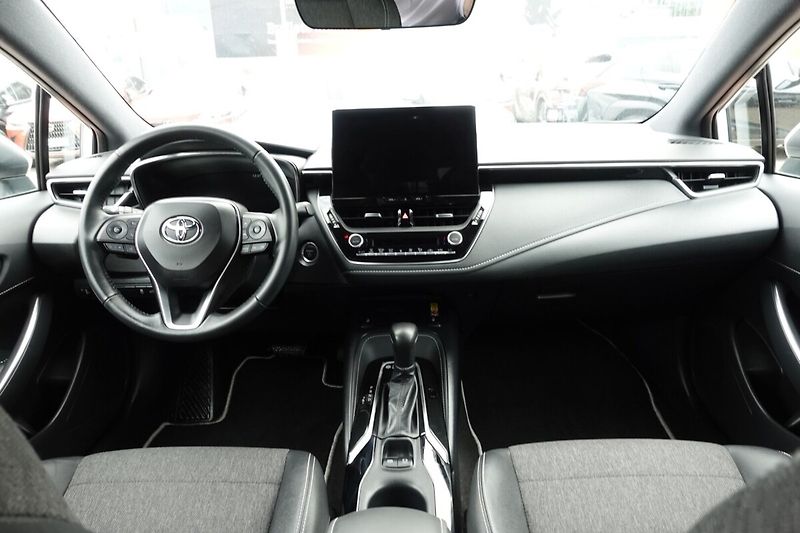 Toyota Corolla 2.0 hybrid e-CVT X6 Style - fotka 17 z 34