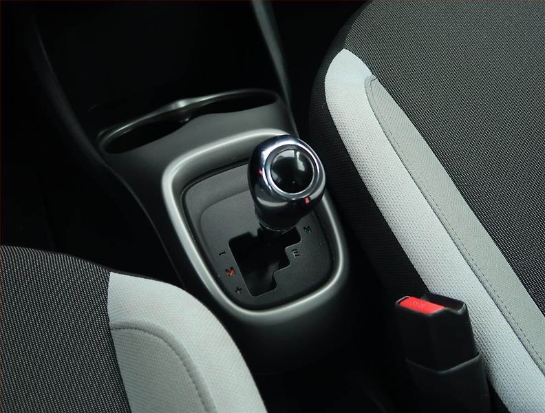 Toyota Aygo (2018) 1.0 VVT-i, Automat, Serv.kniha - fotka 12 z 17