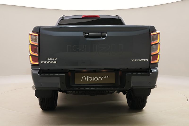 Isuzu D-Max (2026) Double Cab 2,2 V-Cross 4x4 AUT - fotka 4 z 27
