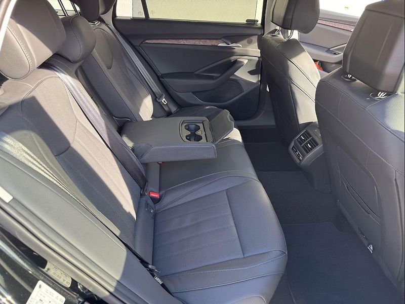 Škoda Superb (2024) Combi L&K iV 1,5 TSI DSG  - fotka 11 z 15