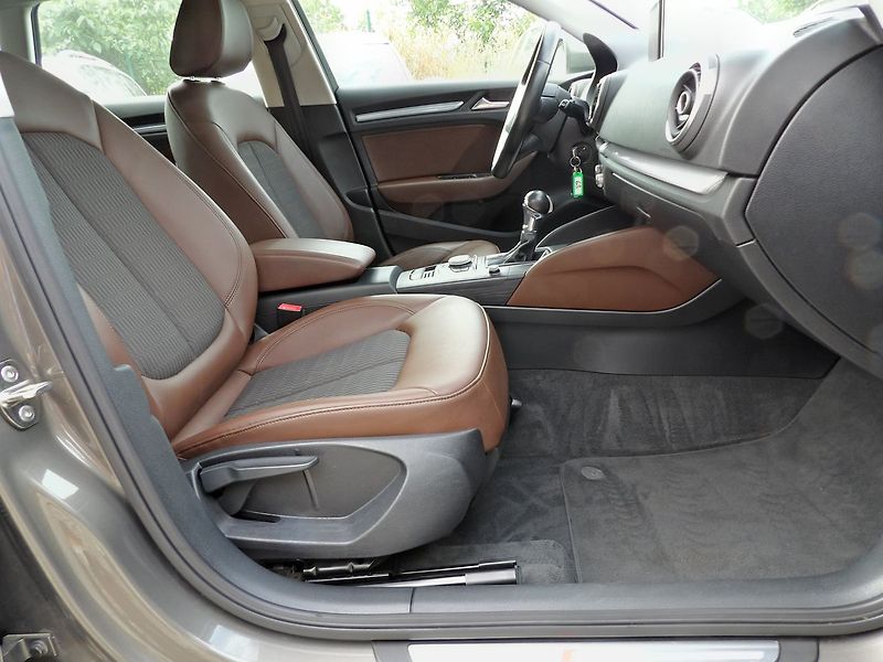 Audi A3 1.4TSI 110kW DSG Sline Xenon - fotka 18 z 34