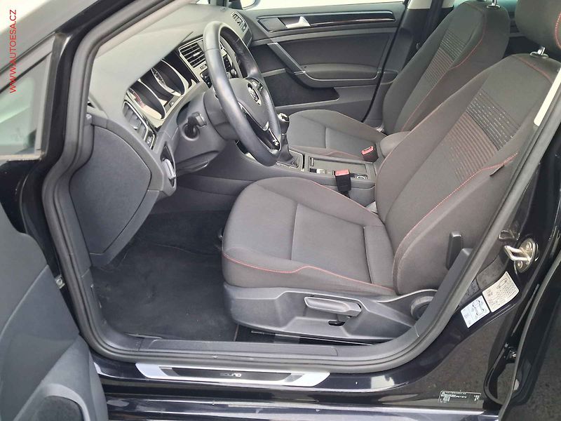 Volkswagen Golf (2018) 1.5 TSi, Sound, kamera - fotka 9 z 18