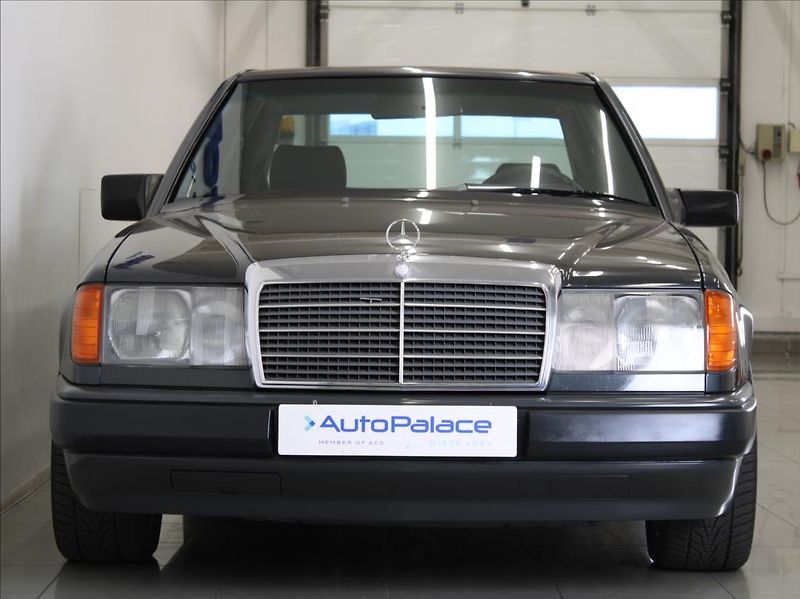 Mercedes-Benz Třídy E 230 97kW 4AT 171tkm.   2,3 - fotka 2 z 17