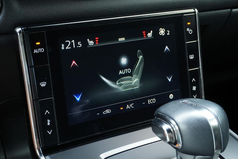 Mazda MX-30 e-Skyactiv, ACC, HUD, Kamera - fotka 22 z 35