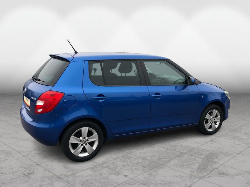 Škoda Fabia 1.2 HTP AMBITION - fotka 2 z 27