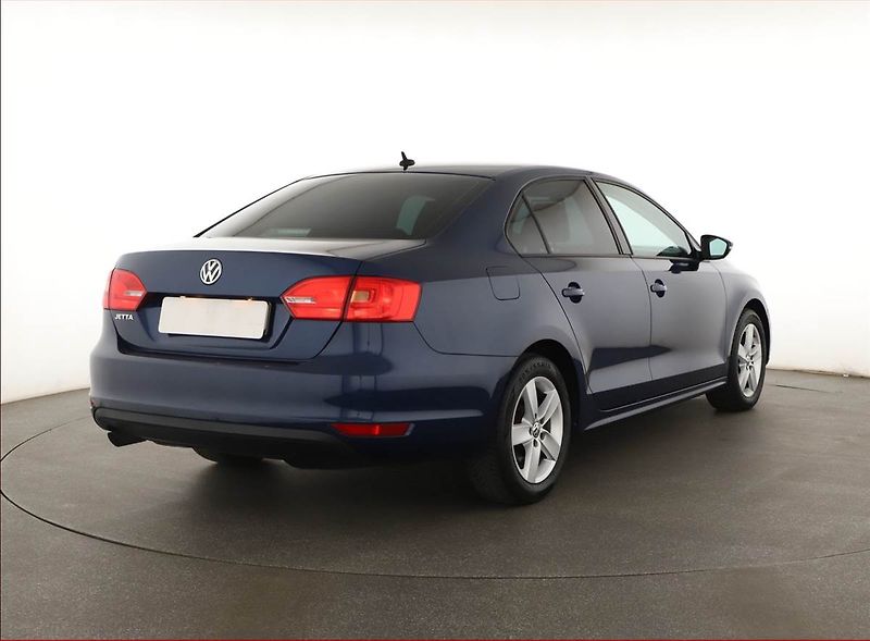 Volkswagen Jetta (2012) 1.2 TSI, Serv.kniha - fotka 5 z 13